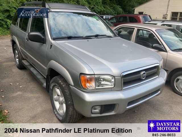 2004 Nissan Pathfinder LE Platinum Edition 